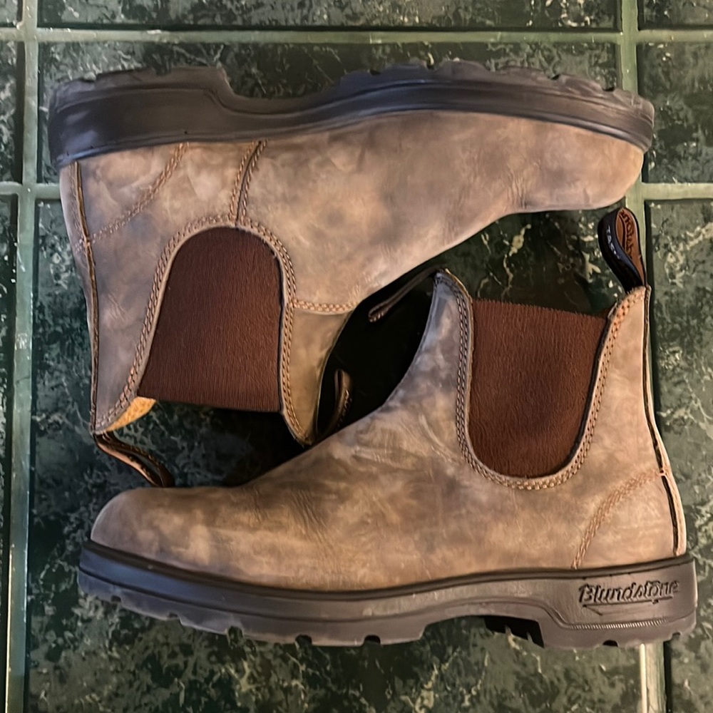 Blundstone size 5 1/2 in the brand but is an 8 in women’s American sizing